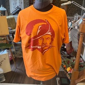 Tampa bay buccaneers old school logo T-Shirt by homage size L